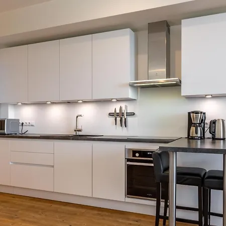 Superior Front Apt With Sauna & Balcony 아파트